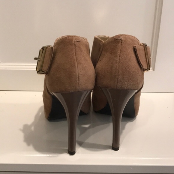 Nine West open toe buckle heel, size 7 - Picture 4 of 6